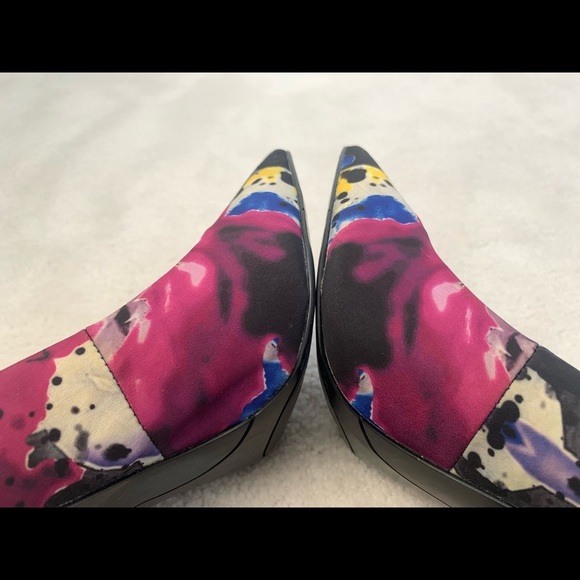 Nine West Multicolor Floral Heels, Size 5 W, pink purple grey pointy high heels - Picture 7 of 16